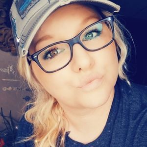 Meet your Posher, Cortney